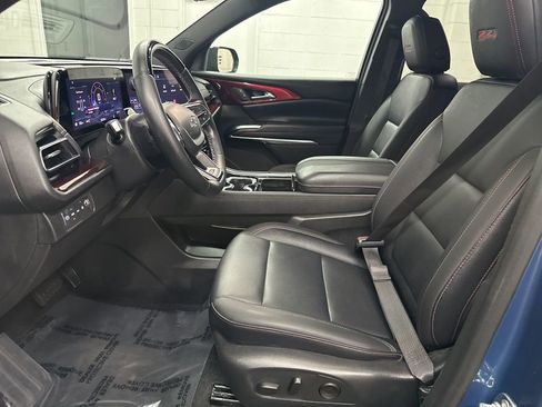 Used 2025 Chevrolet Traverse Z71 w/ Enhanced Driving Package AWD/4WD image 19