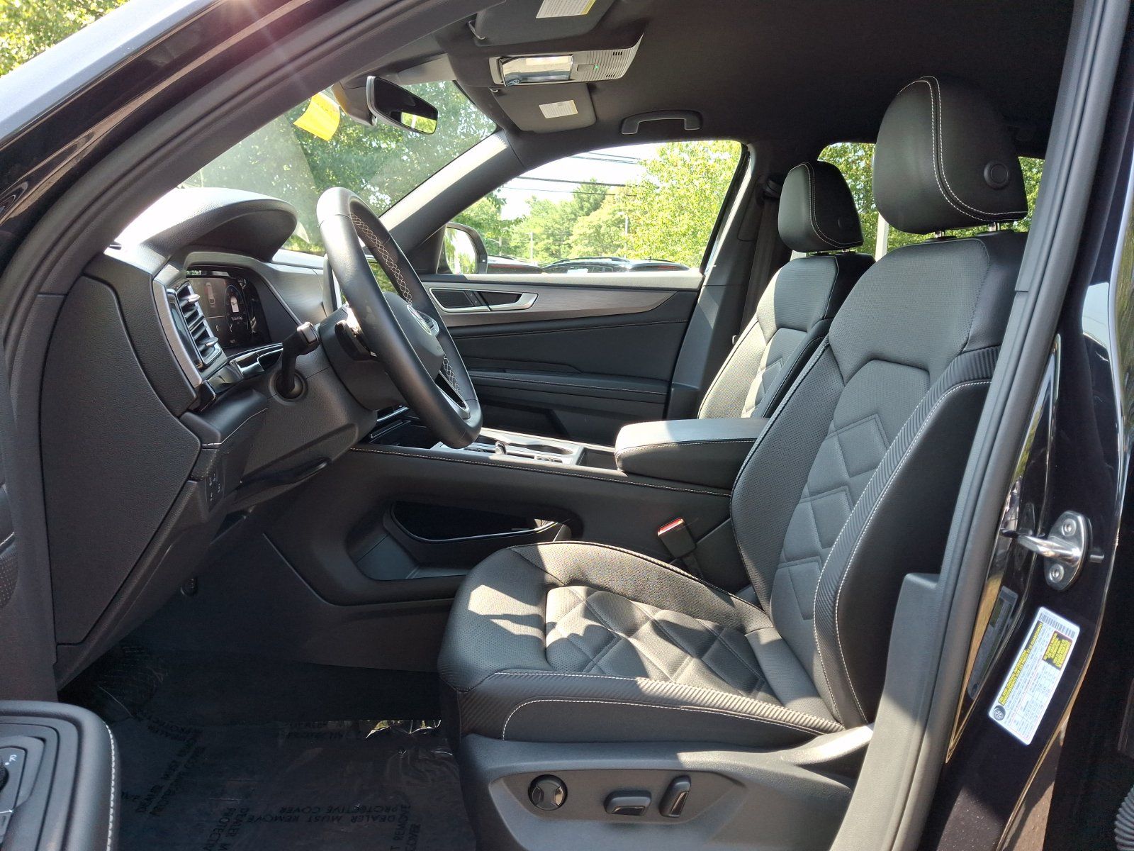 Certified 2024 Volkswagen Atlas Cross Sport SE FWD image 14