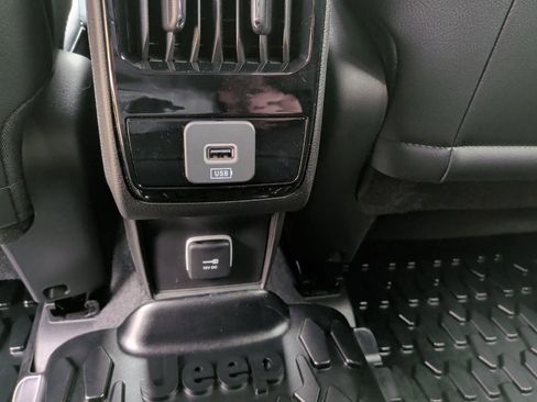 New 2026 Jeep Compass Latitude image 37