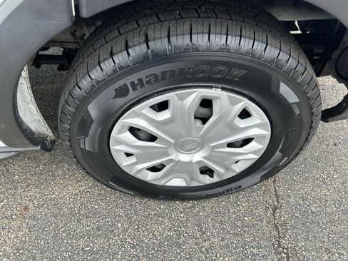 Used 2019 Ford Transit 150 XLT RWD image 9