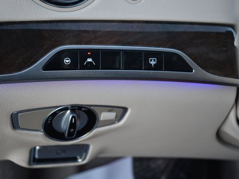 Used 2018 Mercedes-Benz S 560 Sedan image 9