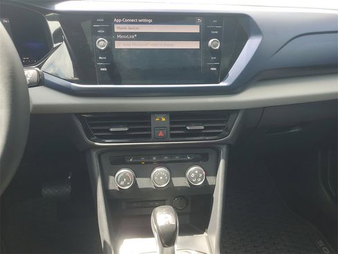 Used 2022 Volkswagen Taos SE image 99