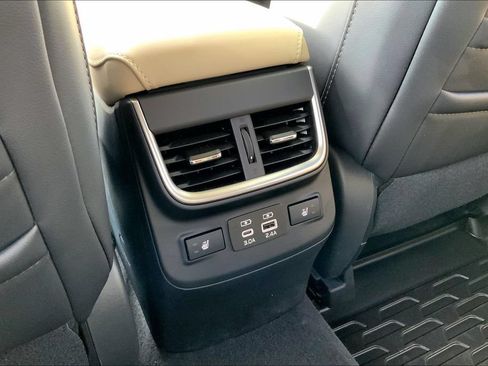 Used 2025 Subaru Outback Limited XT AWD/4WD image 10