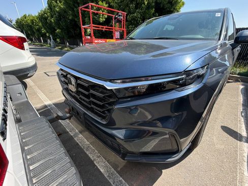 Used 2025 Honda CR-V EX image 3