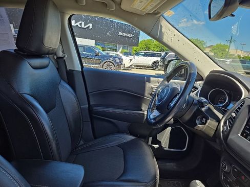 Used 2020 Jeep Compass Latitude w/ Cold Weather Group AWD/4WD image 35