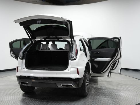 Used 2024 Cadillac XT4 Sport image 12