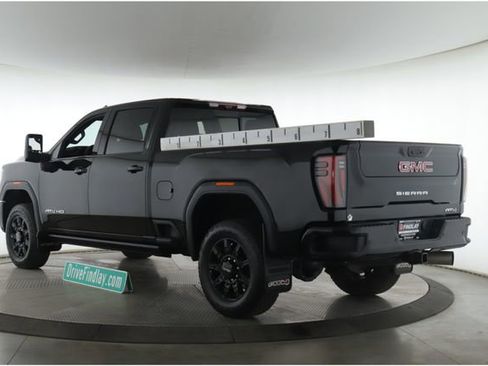 Used 2025 GMC Sierra 3500 AT4 w/ AT4 Premium Plus Package AWD/4WD image 8