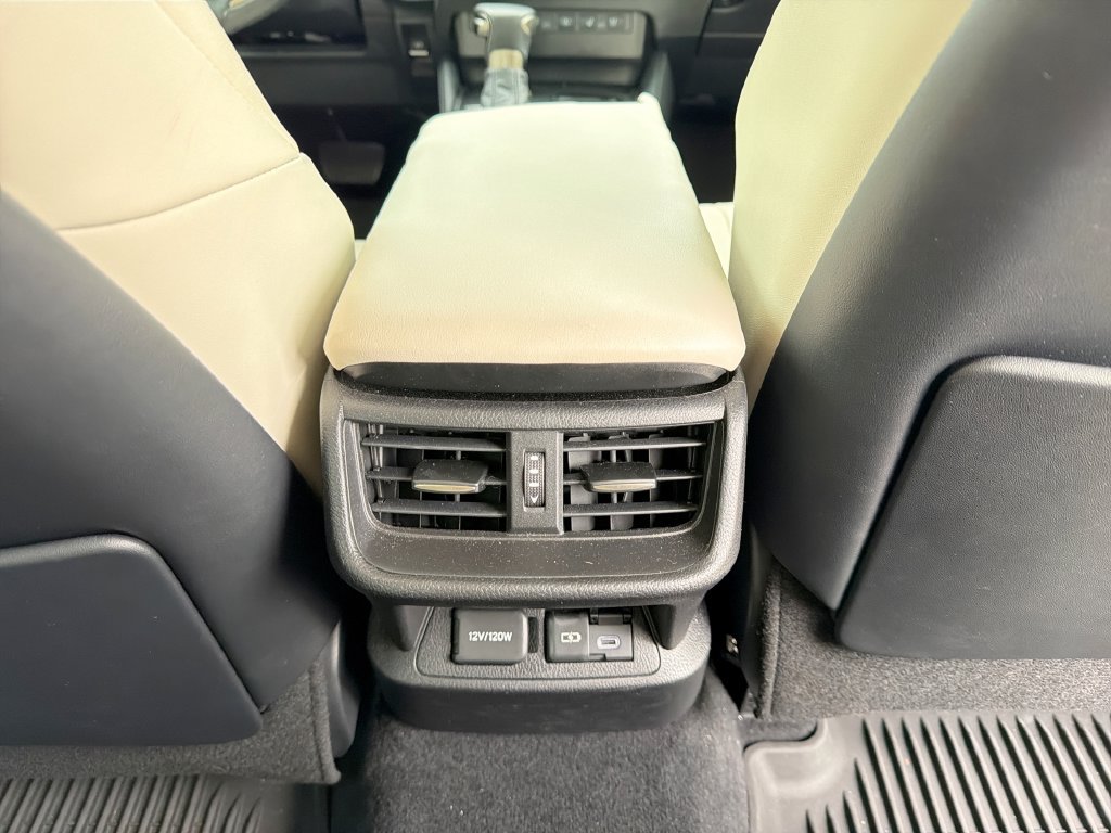 Used 2024 Lexus ES 350 Ultra Luxury w/ Accessory Package (Z2) FWD image 18