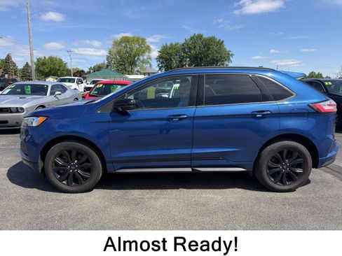 Used 2022 Ford Edge SE w/ Black Appearance Package AWD/4WD image 1