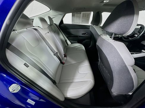 Used 2025 Hyundai Elantra Limited FWD image 11