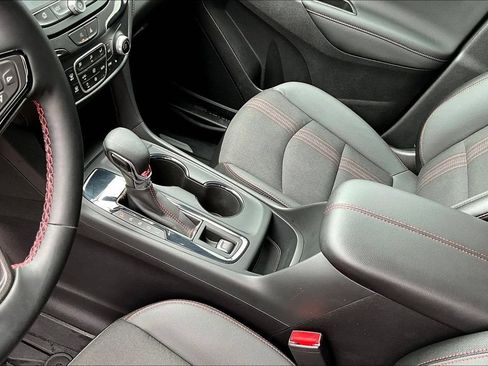 Used 2024 Chevrolet Equinox RS FWD image 19