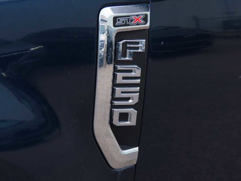 Certified 2018 Ford F250 XL w/ STX Appearance Package image 12