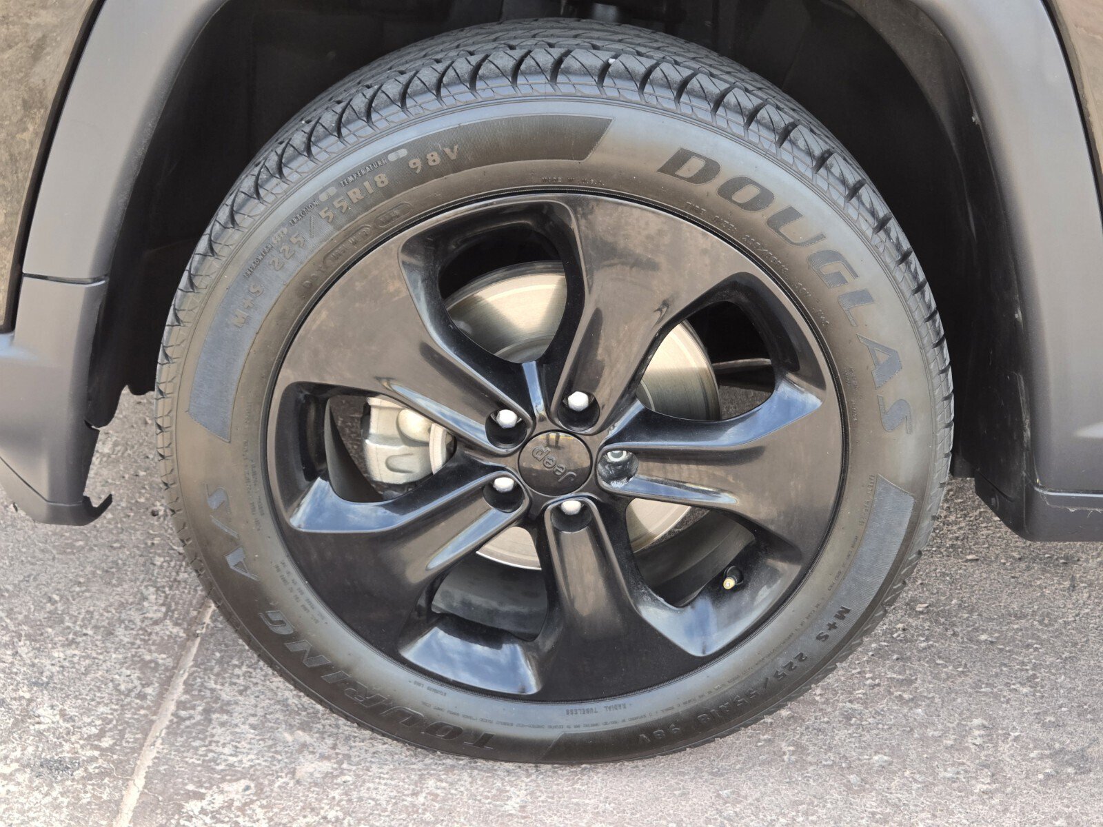 Used 2019 Jeep Compass Latitude FWD image 6