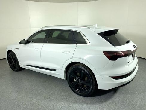Certified 2022 Audi e-tron Premium Plus w/ Premium Plus Package image 32