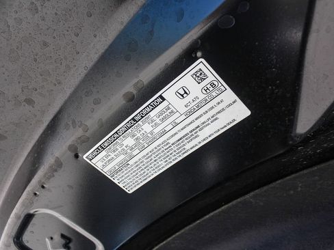 Certified 2025 Honda HR-V LX image 28