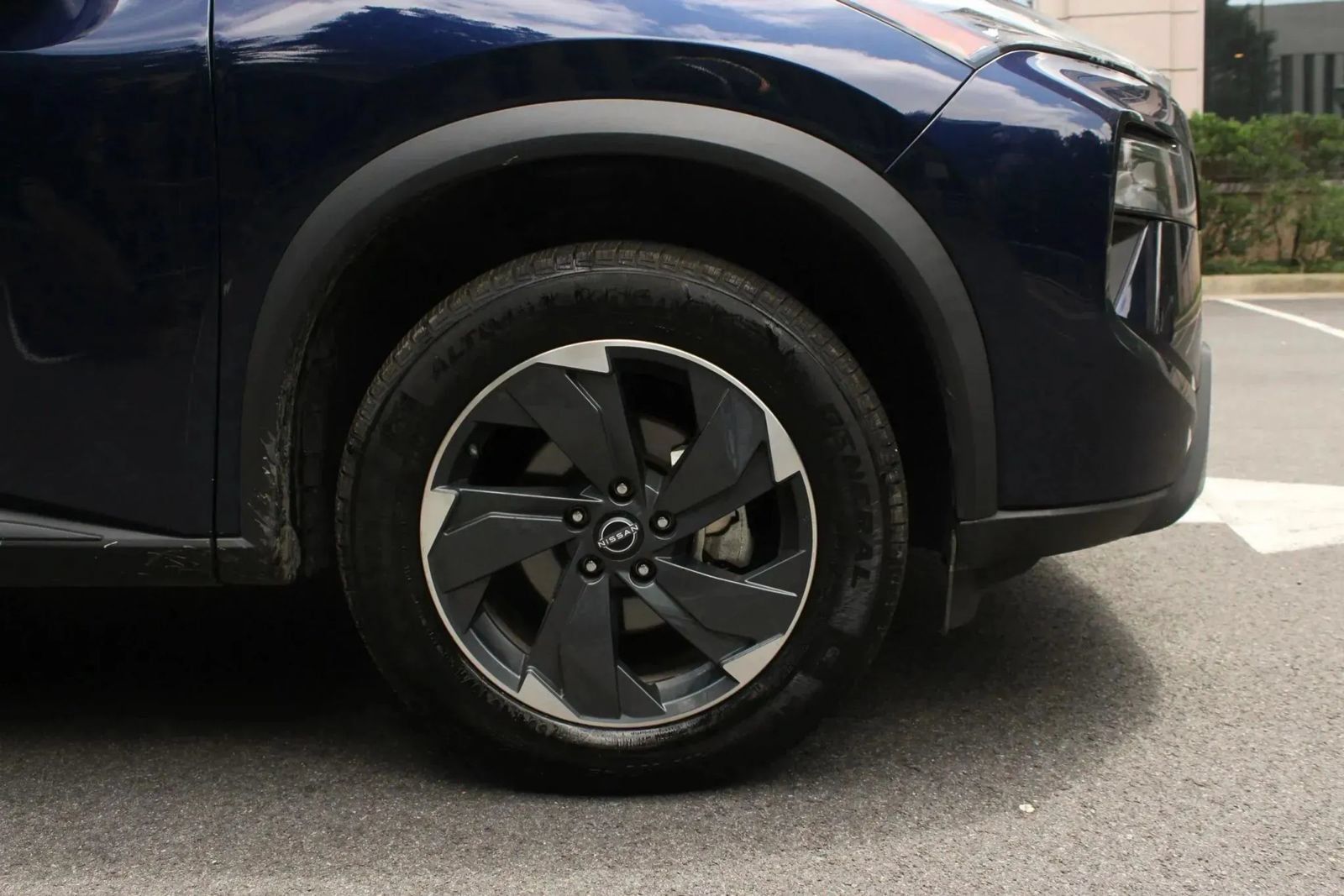 Used 2024 Nissan Rogue SV w/ SV Premium Package AWD/4WD image 8
