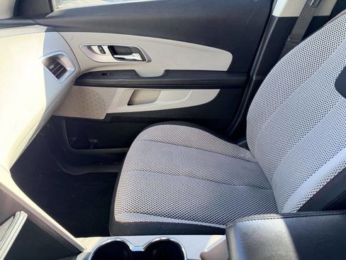 Used 2017 Chevrolet Equinox LT w/ Driver Confidence Package II image 12