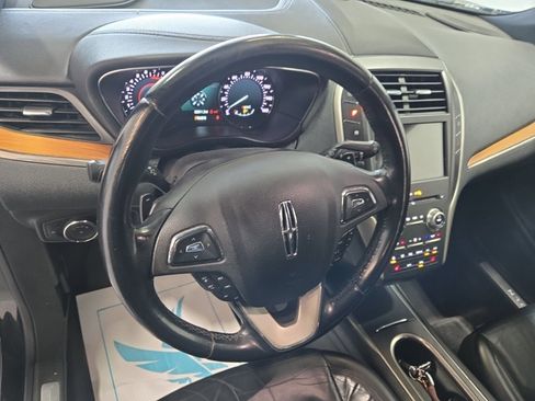 Used 2017 Lincoln MKC Select w/ Select Plus Package AWD/4WD image 6