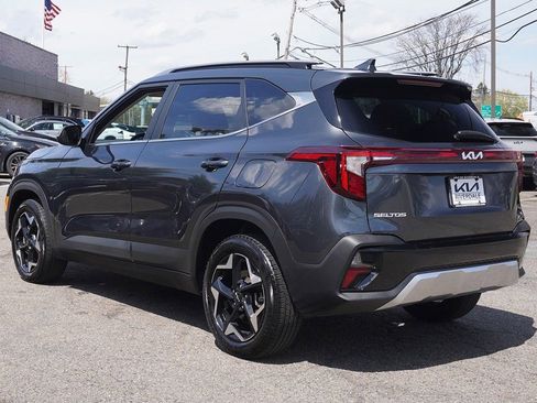 Used 2024 Kia Seltos EX image 9