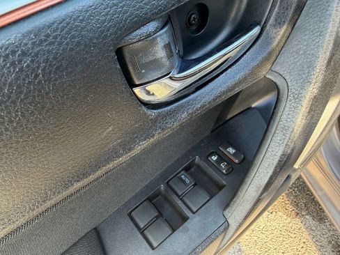 Used 2015 Toyota Corolla LE image 9