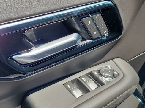 New 2026 Chevrolet Suburban High Country AWD/4WD image 22