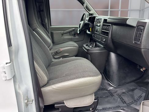 Used 2024 Chevrolet Express 2500 w/ Driver Convenience Package RWD image 15