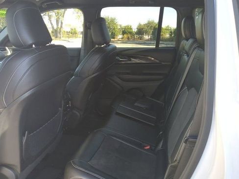 Used 2023 Jeep Grand Cherokee Altitude image 14