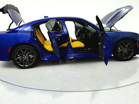 Used 2022 Dodge Charger R/T w/ Blacktop Package RWD image 15