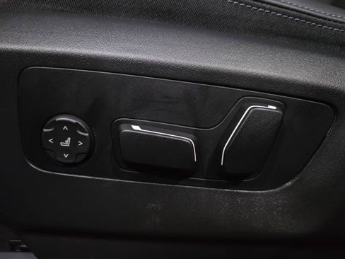 Used 2026 BMW i5 eDrive40 w/ M Sport Package image 29