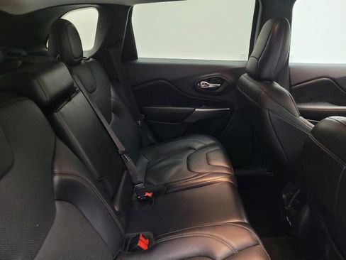 Used 2021 Jeep Cherokee Latitude Lux w/ Comfort/Convenience Group image 19