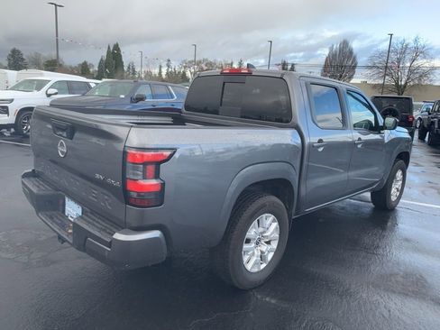 Used 2024 Nissan Frontier SV w/ SV Convenience Package image 3