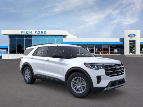 New 2026 Ford Explorer Active RWD image 11