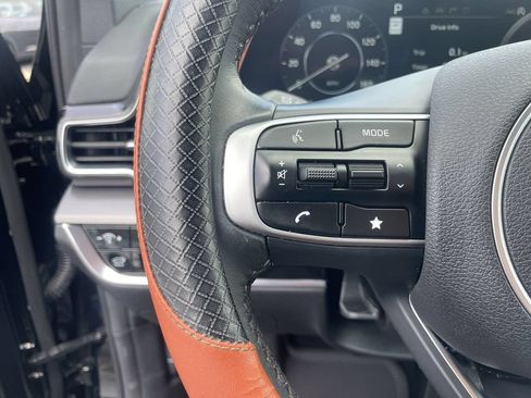 Certified 2025 Kia Sportage SX FWD image 17