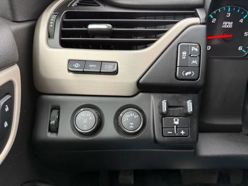 Used 2017 GMC Yukon XL Denali w/ Open Road Package image 18