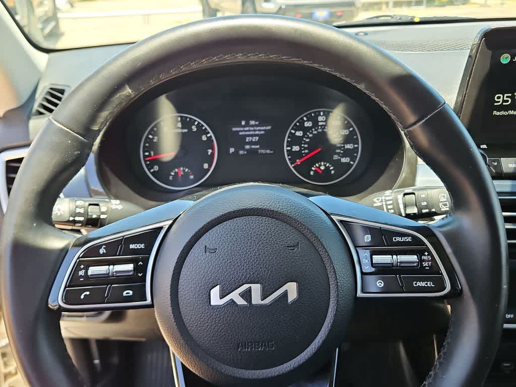 Used 2022 Kia Seltos S FWD image 19