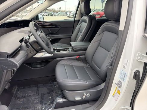 New 2026 Lincoln Nautilus Premier image 4