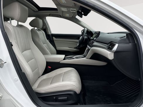 Certified 2019 Honda Accord Touring image 25