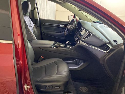 Used 2019 Buick Enclave Essence FWD image 28