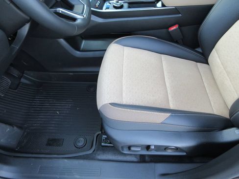 New 2027 Chevrolet Equinox ACTIV w/ Convenience Package III FWD image 21