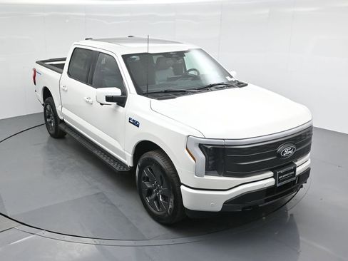 New 2025 Ford F150 Lightning Lariat w/ Max Trailer Tow Package image 40