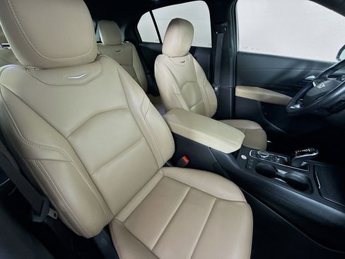 Used 2025 Cadillac XT4 Premium Luxury image 33