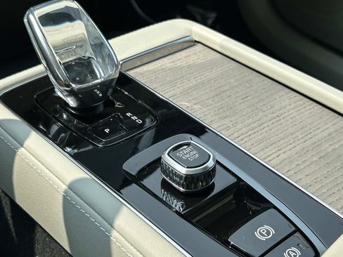 New 2026 Volvo XC90 B6 Ultra image 29