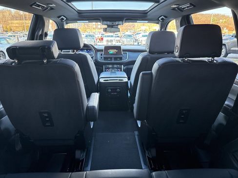 Used 2024 Chevrolet Tahoe Z71 w/ Luxury Package image 16