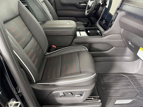 New 2026 GMC Yukon AT4 Ultimate w/ LPO, Floor Liner Package AWD/4WD image 12