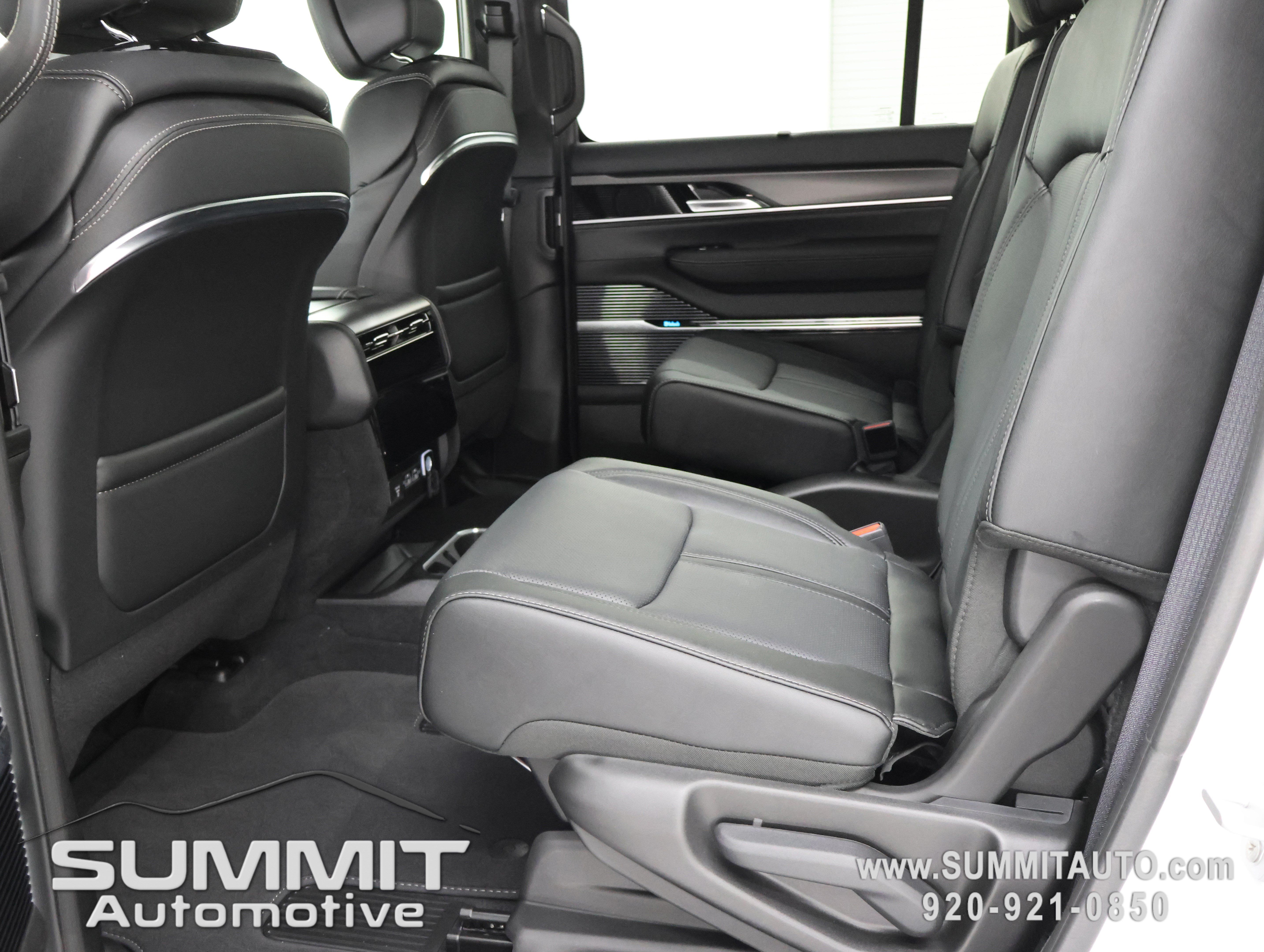 New 2026 Jeep Grand Wagoneer Summit AWD/4WD image 8