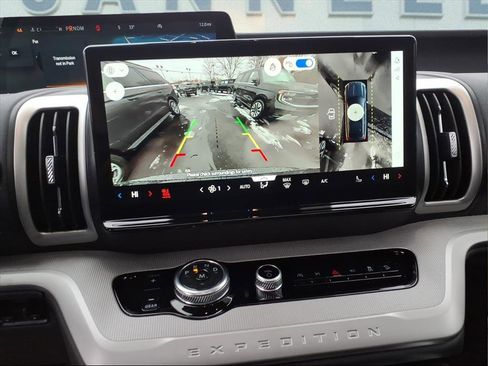 New 2026 Ford Expedition Active image 10