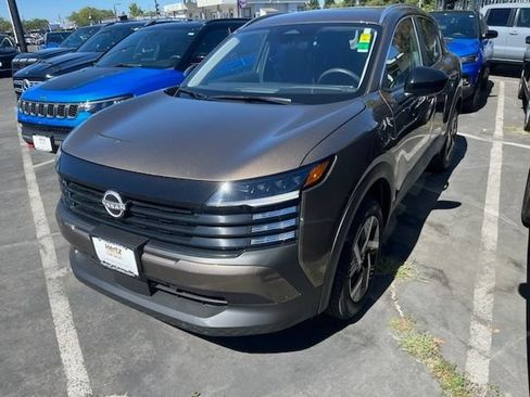 Used 2026 Nissan Kicks SV w/ Cold Weather Package FWD image 10
