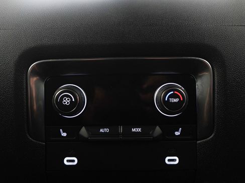 Used 2024 Chevrolet Tahoe Premier AWD/4WD image 15