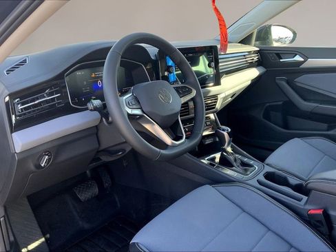 Used 2026 Volkswagen Jetta SE FWD image 7