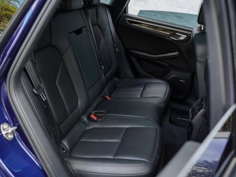 Used 2023 Porsche Macan w/ Premium Package Plus image 26